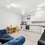 Cozy London Apartment